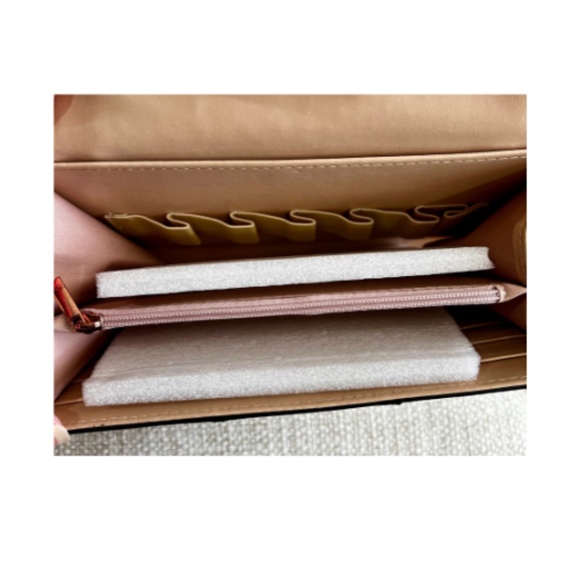 doTerra Wallet and Oil Holder. Cream and Rose Gold Colors. New! - Picture 4 of 7